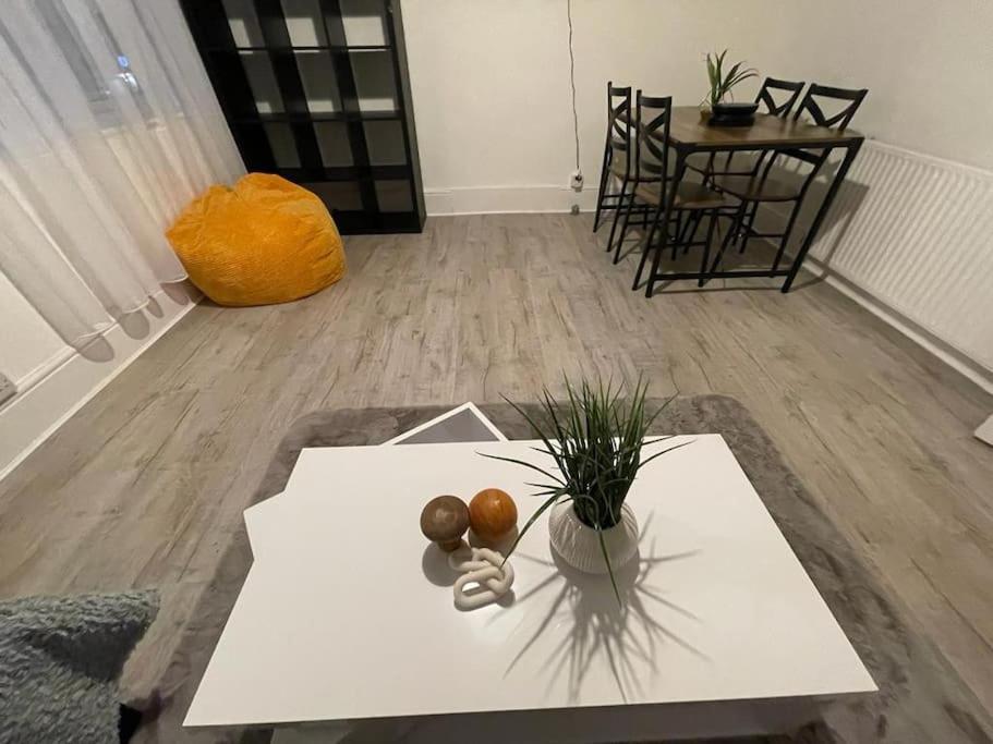 לונדון Spacious 2 Bedroom On Tower Bridge מראה חיצוני תמונה