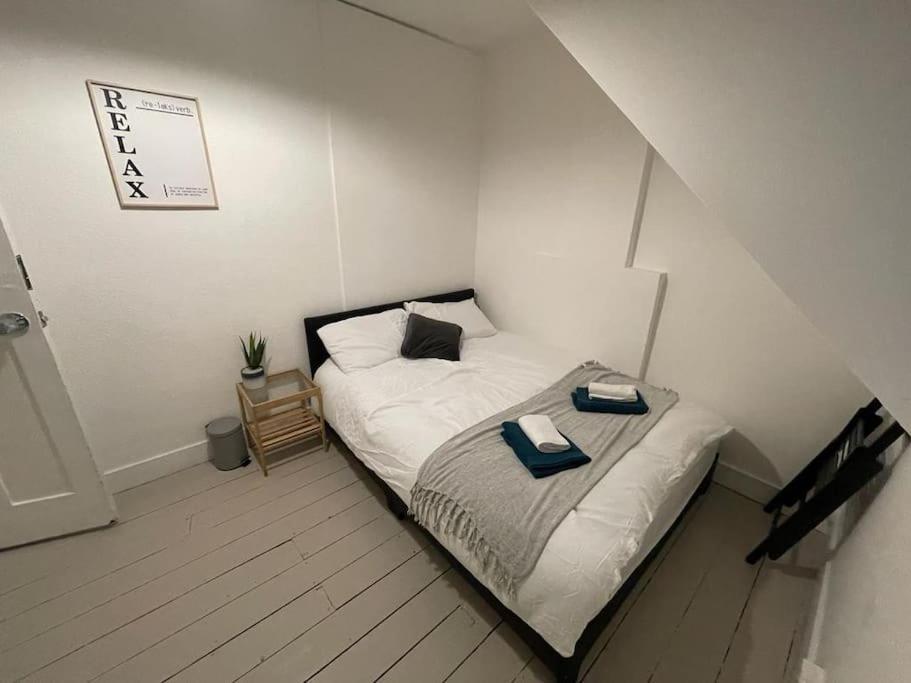 לונדון Spacious 2 Bedroom On Tower Bridge מראה חיצוני תמונה