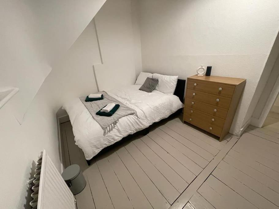 לונדון Spacious 2 Bedroom On Tower Bridge מראה חיצוני תמונה