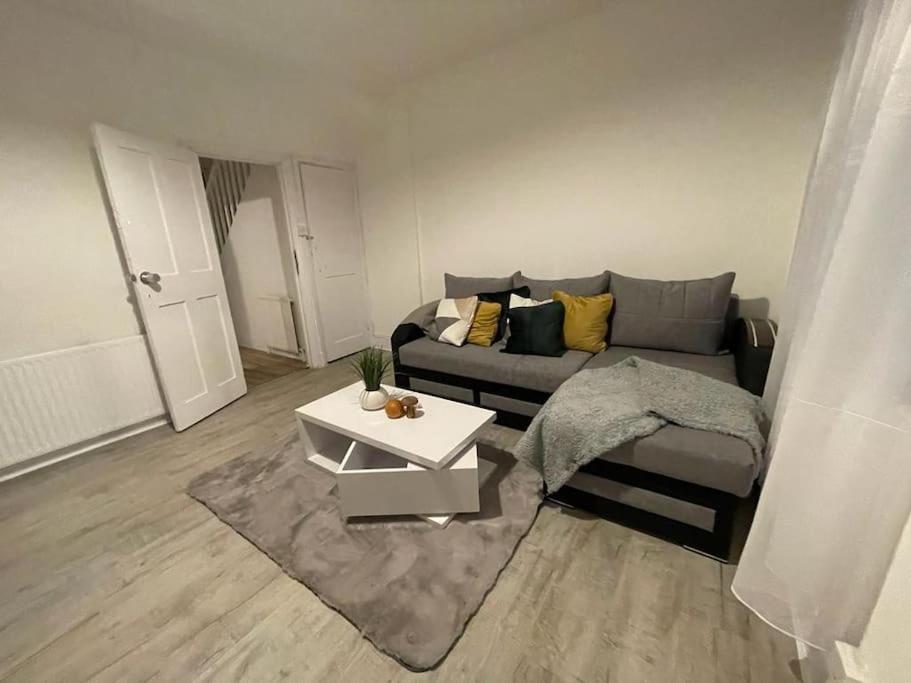 לונדון Spacious 2 Bedroom On Tower Bridge מראה חיצוני תמונה