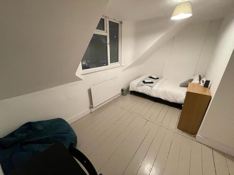 לונדון Spacious 2 Bedroom On Tower Bridge מראה חיצוני תמונה