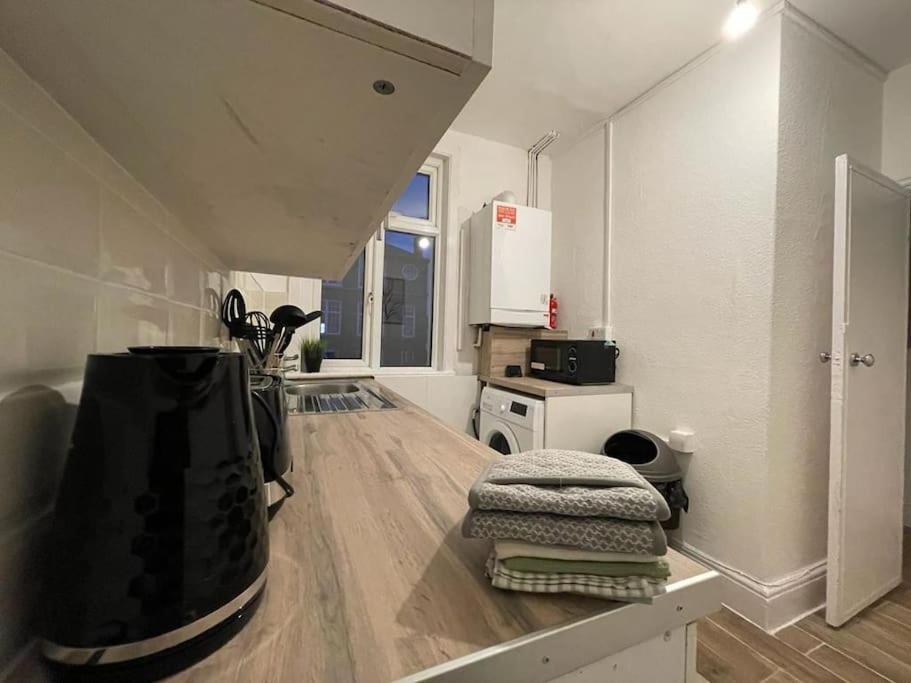 לונדון Spacious 2 Bedroom On Tower Bridge מראה חיצוני תמונה