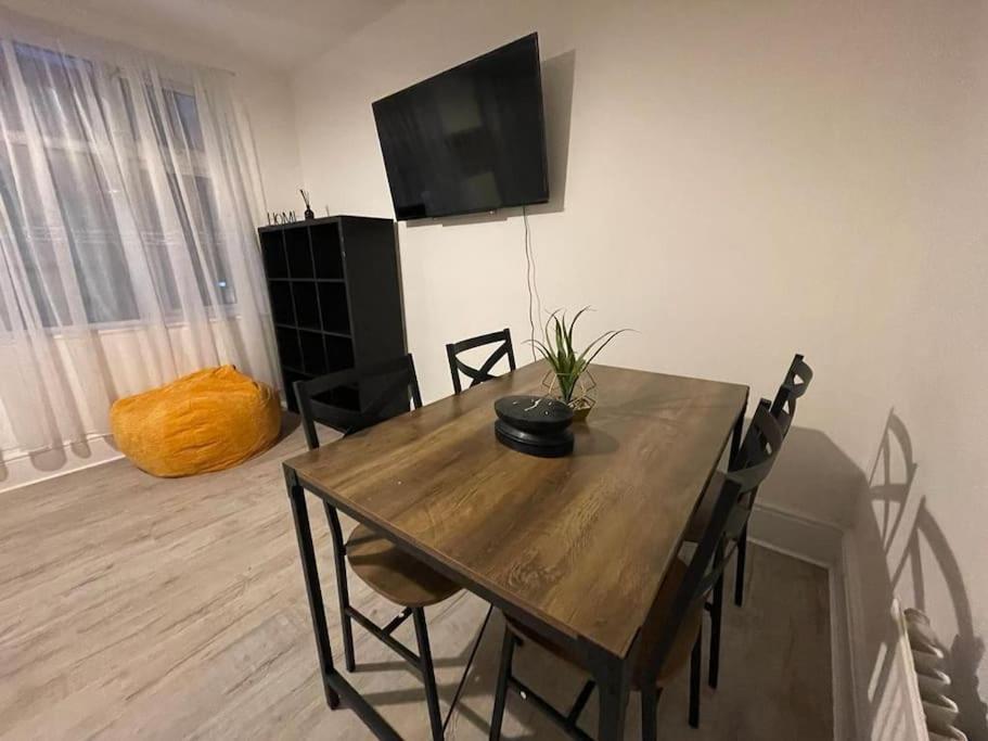 לונדון Spacious 2 Bedroom On Tower Bridge מראה חיצוני תמונה