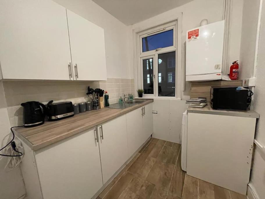 לונדון Spacious 2 Bedroom On Tower Bridge מראה חיצוני תמונה