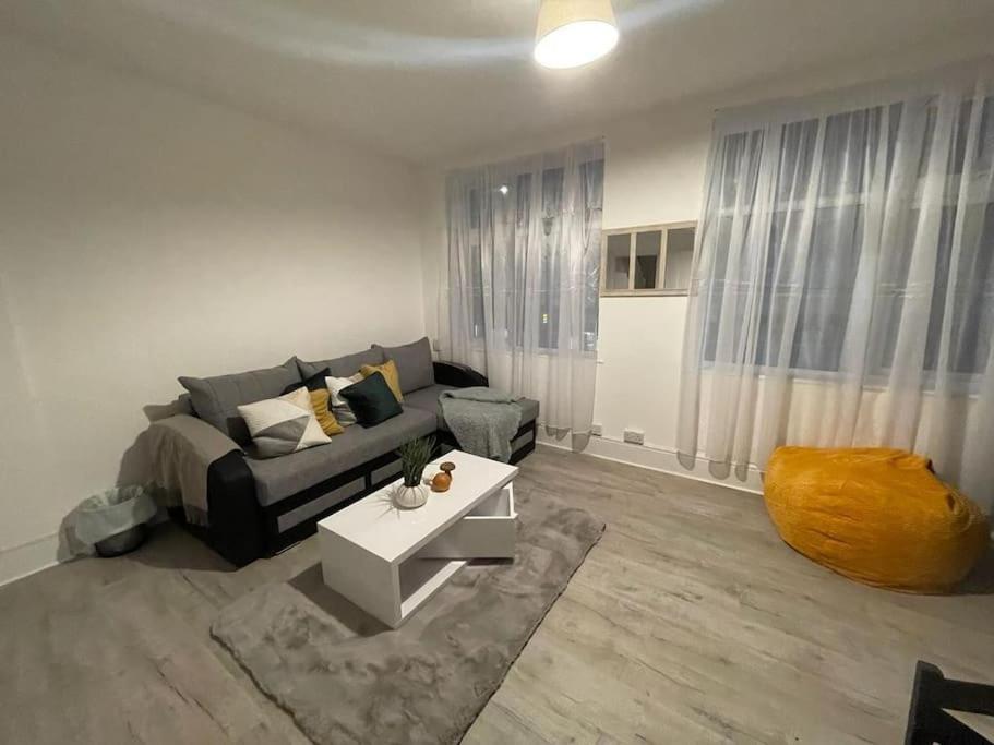 לונדון Spacious 2 Bedroom On Tower Bridge מראה חיצוני תמונה